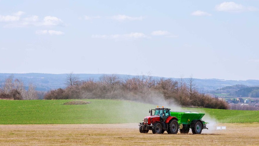 Traktor, landwirtschaftliche Fläche